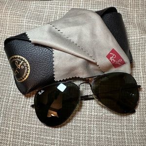 Ray Bans Black Metal Aviator Sunglasses